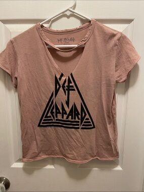 Pink Def Leppard V-Notch Short Sleeve Tee